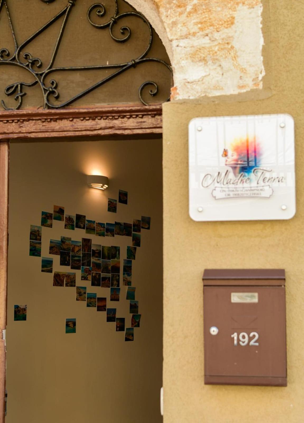 Madre Terra Apartment & Rooms Terrasini Luaran gambar